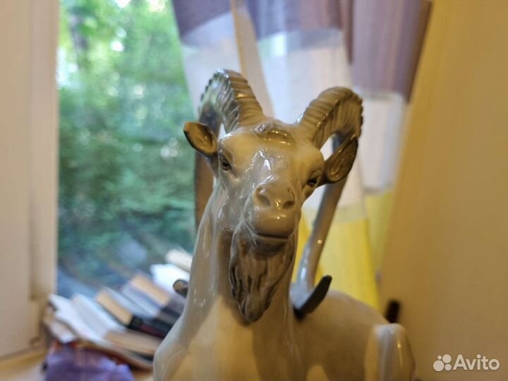 Статуэтка козерога Ленинградский Фарфоровый завод