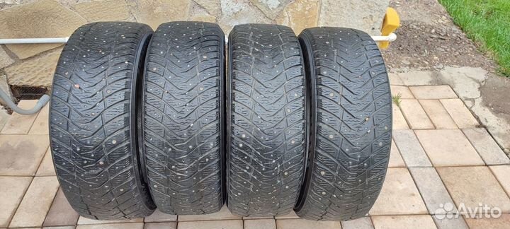 Yokohama Ice Guard IG65 215/55 R17 98T