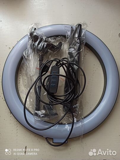 Кольцевая лампа светодиодная с настольным штативом