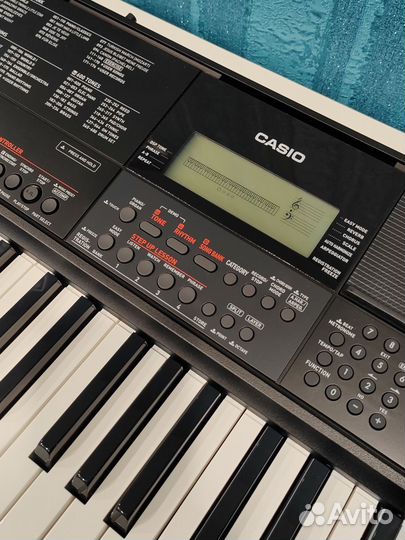 Синтезатор Casio CT-X700