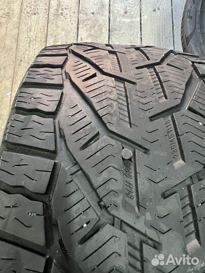 Kormoran Snow 235/45 R18 98V