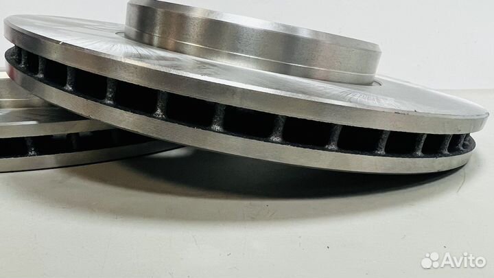 Тормозные диски передние Mercedes w202/208/210