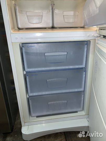 Холодильник Indesit NoFrost