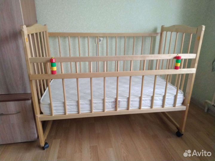 Детская кроватка