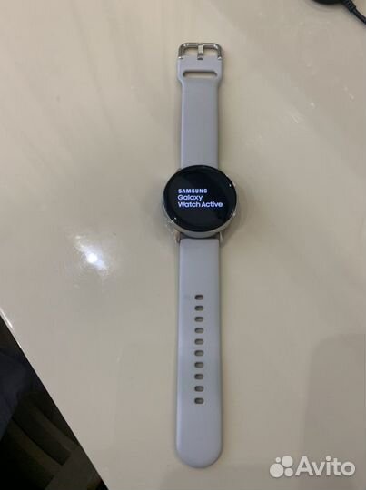 Умные часы samsung Galaxy Watch Active