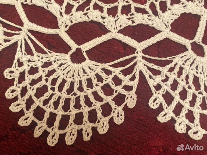 Салфетка вязанная диаметр 27 см
