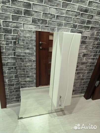 Тумба для ванной с раковиной и шкаф с зеркалом