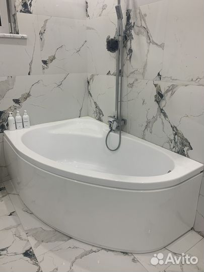 Акриловая ванна угловая