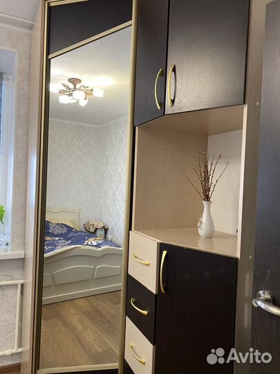 Угловой шкаф