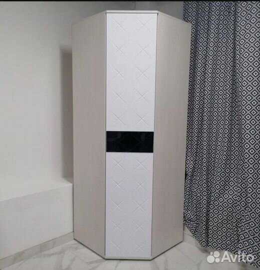 Шкаф