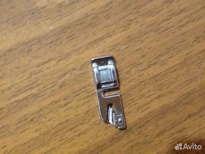 Лапка для подрубки края ткани (1-2,5 мм)