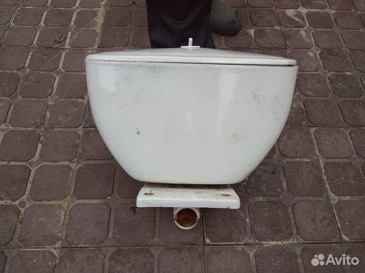 Бачок унитазный