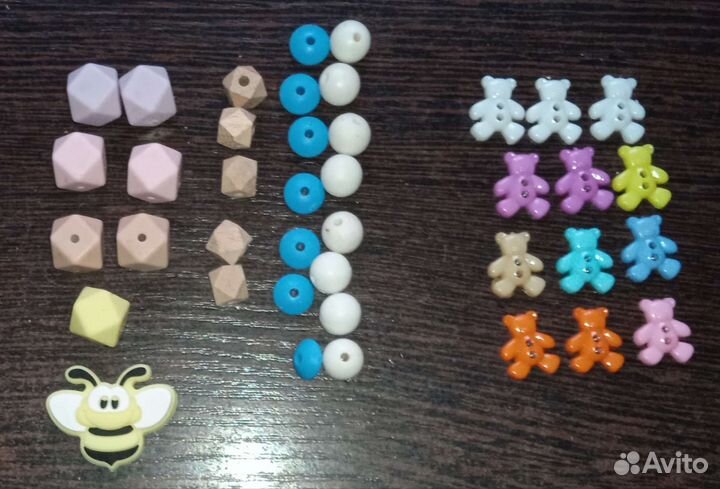 Силиконовые и деревянные бусины. Пуговицы медведь