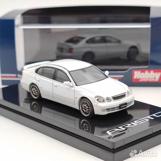 Модель 1/64 Toyota aristo V300