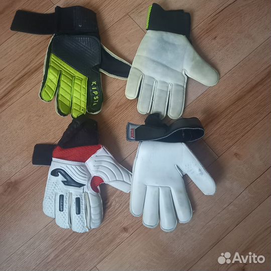 Вратарские перчатки