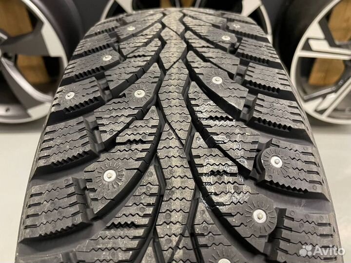 Pirelli Formula Ice 215/65 R16 98T