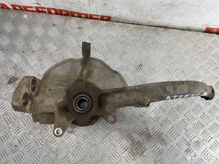 Кулак поворотный передний левый Мазда Атенза GG