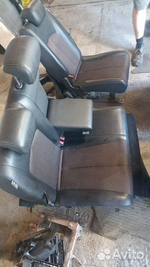 Сиденья 3-й ряд Nissan Elgrand PE52 VQ35DE 2011