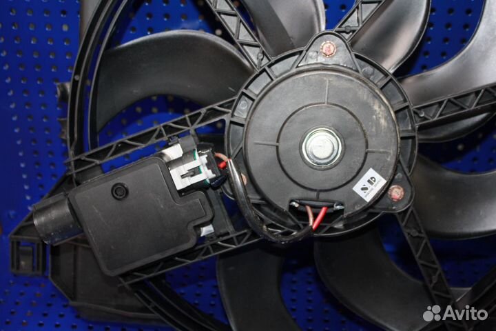 Вентилятор охлаждения Фокус-2 1.8-2.0 Вольво S 40
