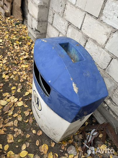 Уличная мусорка урна