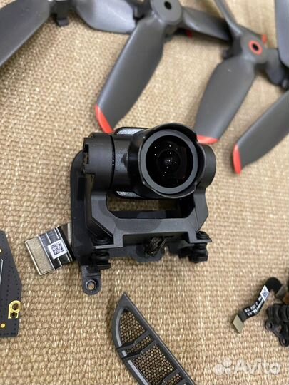 Квадрокоптер DJI FPV в разборе