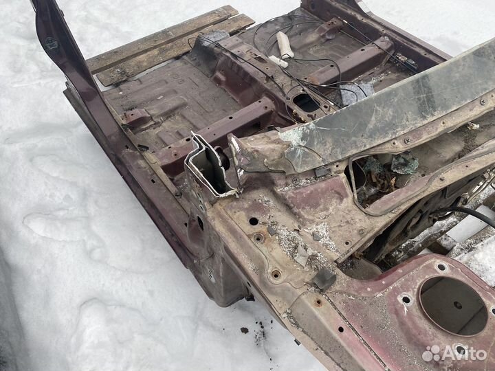 Передняя часть кузова Kia Spectra