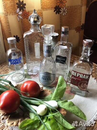 Бутылки, графины, штофы от водки