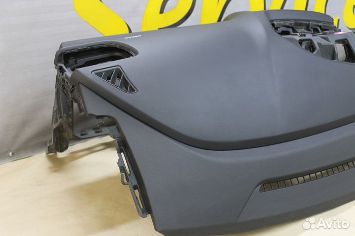 Торпедо Kia Rio (в корпусе) панель приборов