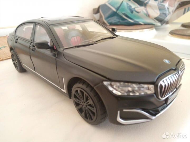 Коллекционная модель бмв 7 серии