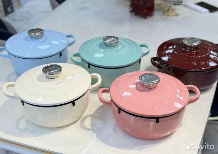 Кастрюля чугунная smeg