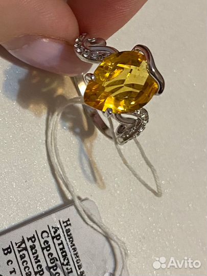 Серебряное кольцо с цирконом