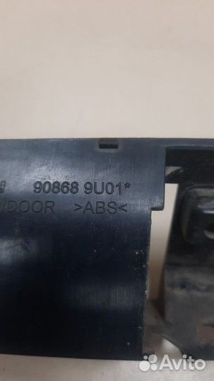 Накладка двери багажника Nissan Note