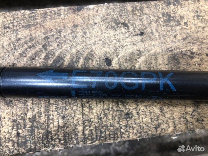 Амортизатор пола багажника задний Bmw X5 E70