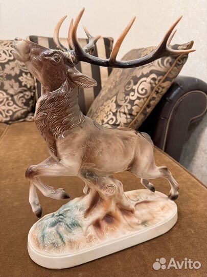 Статуэтка Олень