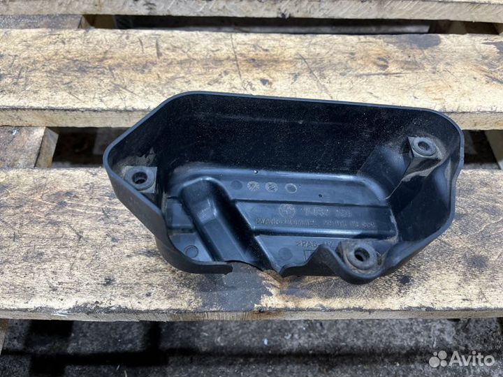 Крышка теплообменника Bmw 1 E87 N46B20 2007