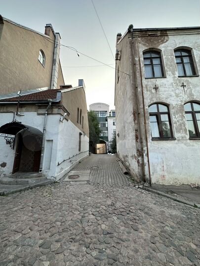 2-к. квартира, 70 м², 1/3 эт.