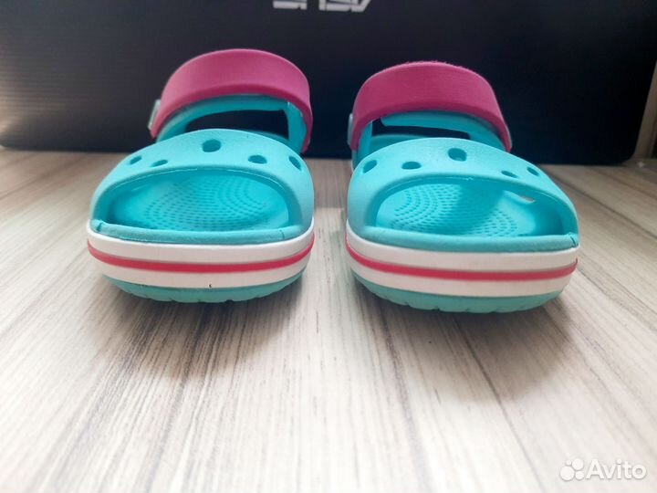 Сандалии crocs c7