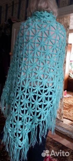 Шаль,теплая,красивая