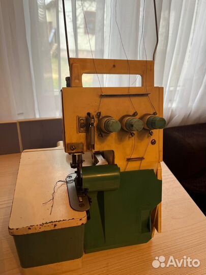 Оверлок для швейной машины