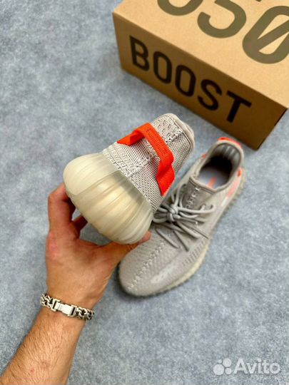 Кроссовки Adidas yeezy boost 350 v2 Tail Light