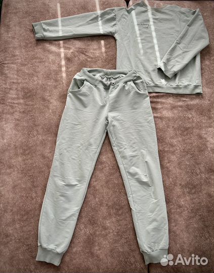 Костюм спортивный женский