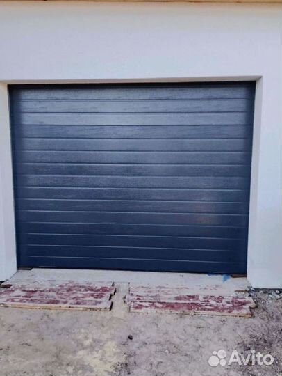 Гаражные секционные ворота с установкой