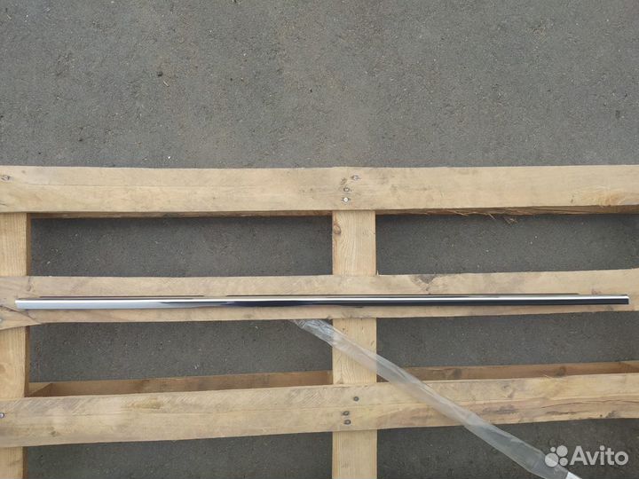 Молдинг стекла двери задней правой BMW 5-серия E60