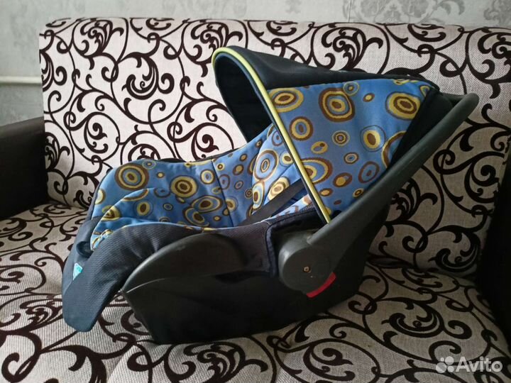 Переноска для детей в машину