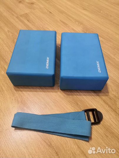 Кирпичики и ремень для йоги