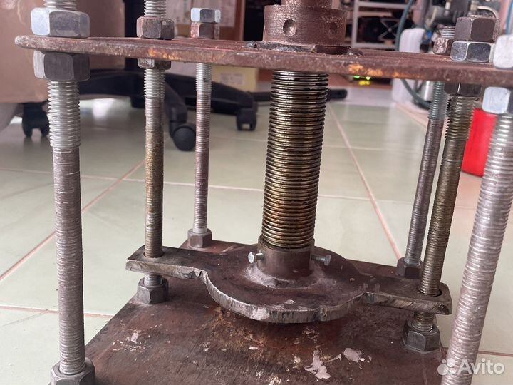 Пресс механический винтовой