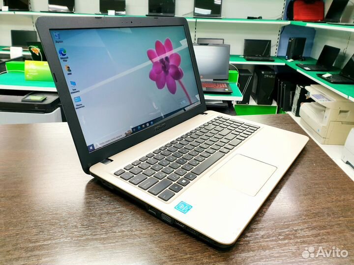 Ноутбук asus в отличном