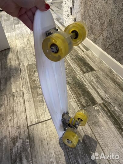 Скейтборд новый светящиеся колеса