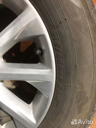 Yokohama Bluearth ES32 215/60 R16 99V