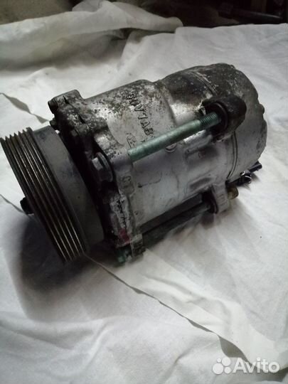 Компрессор кондиционера фольксгваген